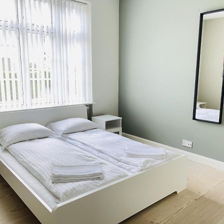 Aday - 2 Bedroom Apartment With Patio อัลบอร์ ภายนอก รูปภาพ