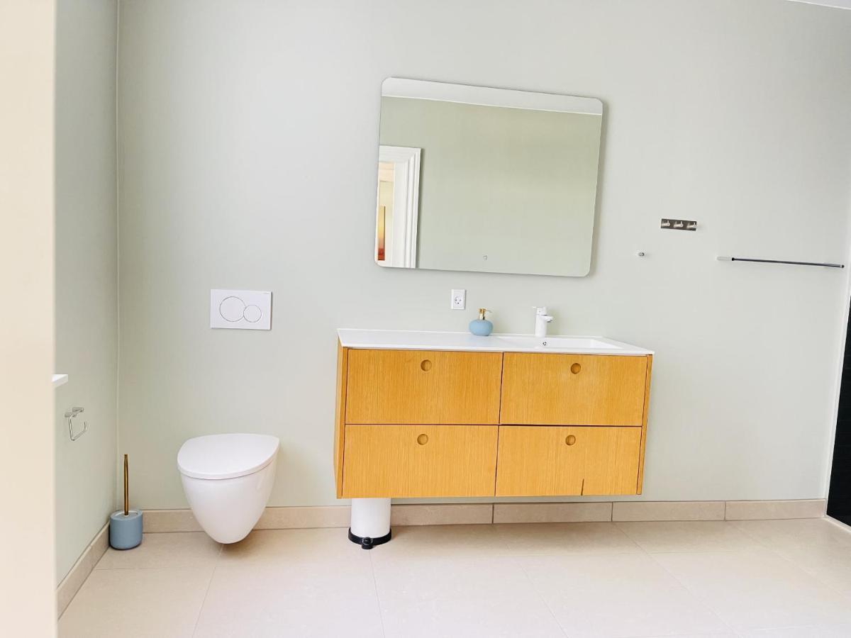 Aday - 2 Bedroom Apartment With Patio อัลบอร์ ภายนอก รูปภาพ