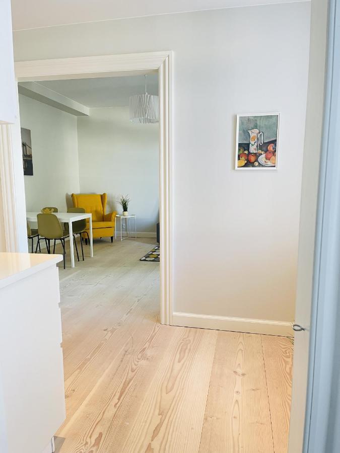 Aday - 2 Bedroom Apartment With Patio อัลบอร์ ภายนอก รูปภาพ