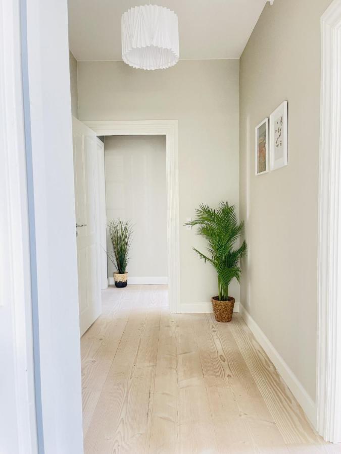 Aday - 2 Bedroom Apartment With Patio อัลบอร์ ภายนอก รูปภาพ