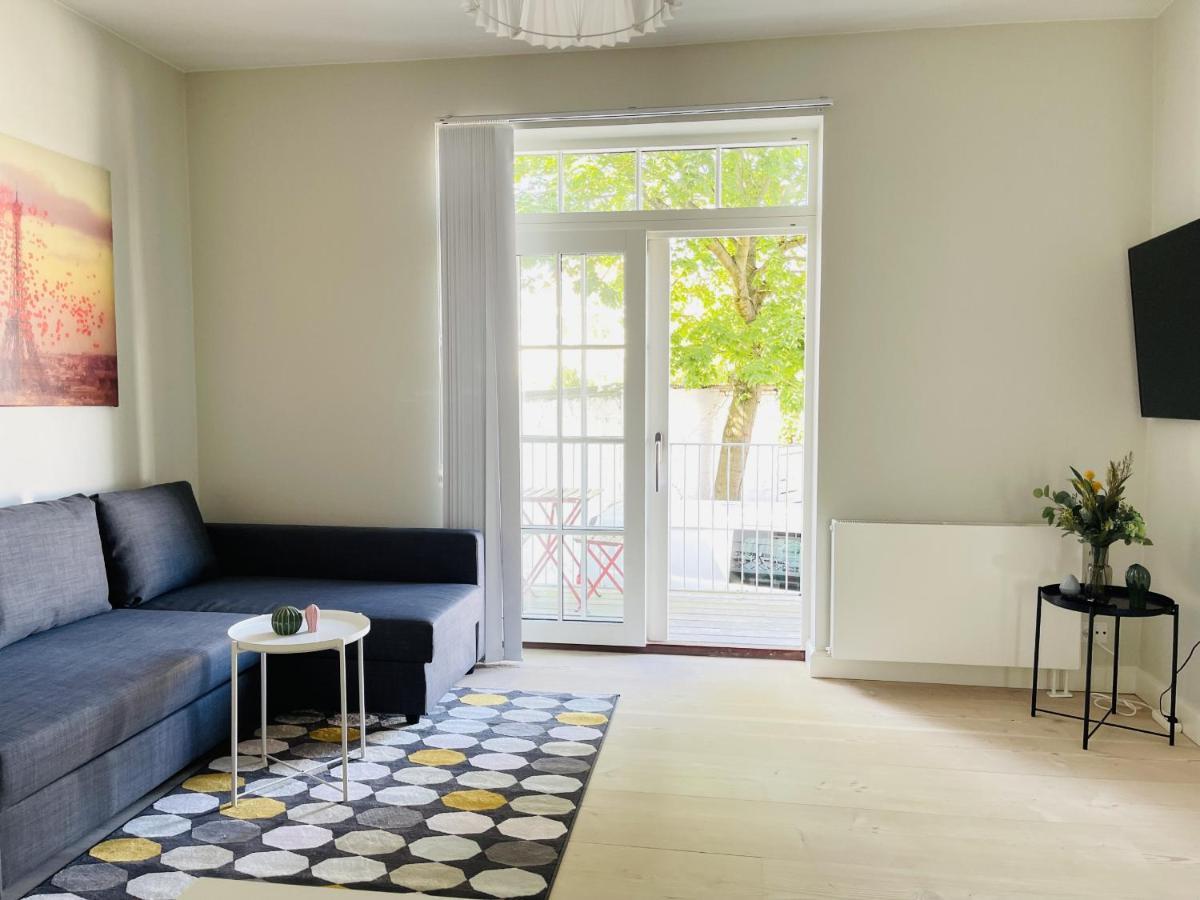 Aday - 2 Bedroom Apartment With Patio อัลบอร์ ภายนอก รูปภาพ