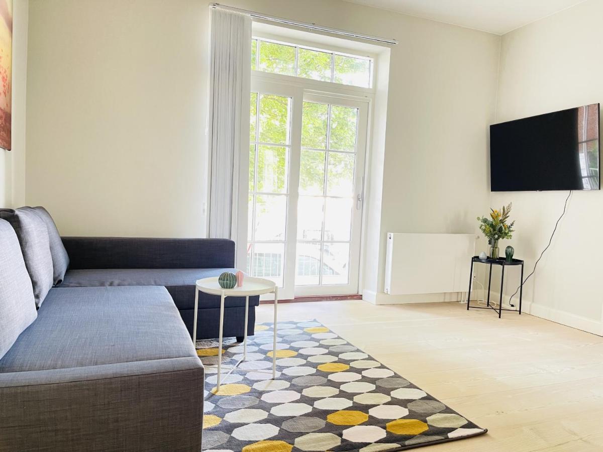 Aday - 2 Bedroom Apartment With Patio อัลบอร์ ภายนอก รูปภาพ