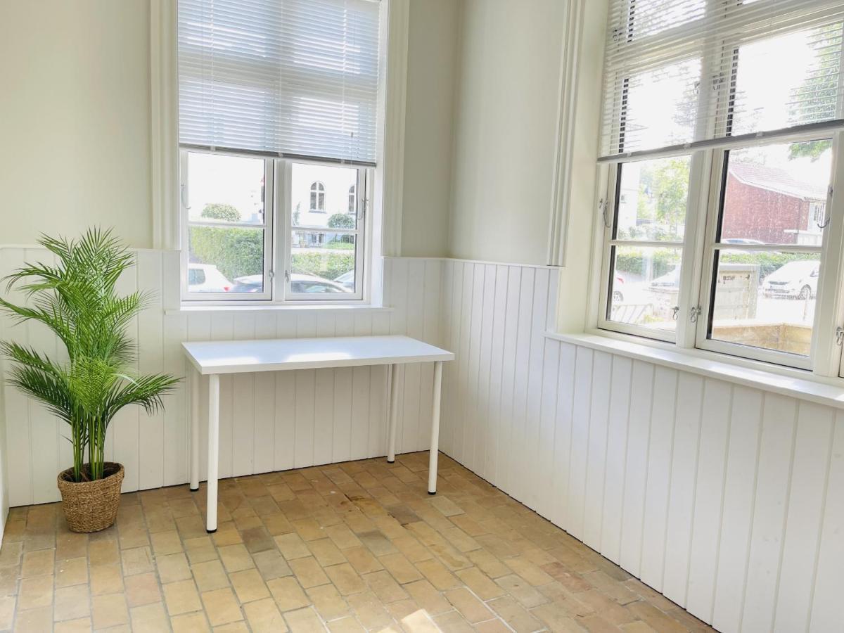 Aday - 2 Bedroom Apartment With Patio อัลบอร์ ภายนอก รูปภาพ