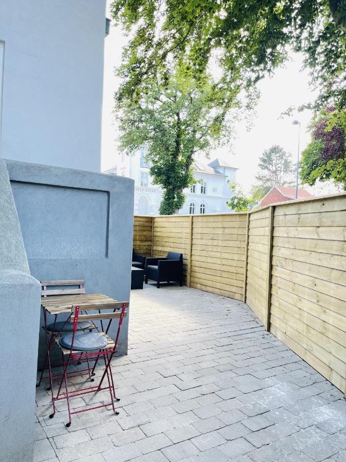 Aday - 2 Bedroom Apartment With Patio อัลบอร์ ภายนอก รูปภาพ