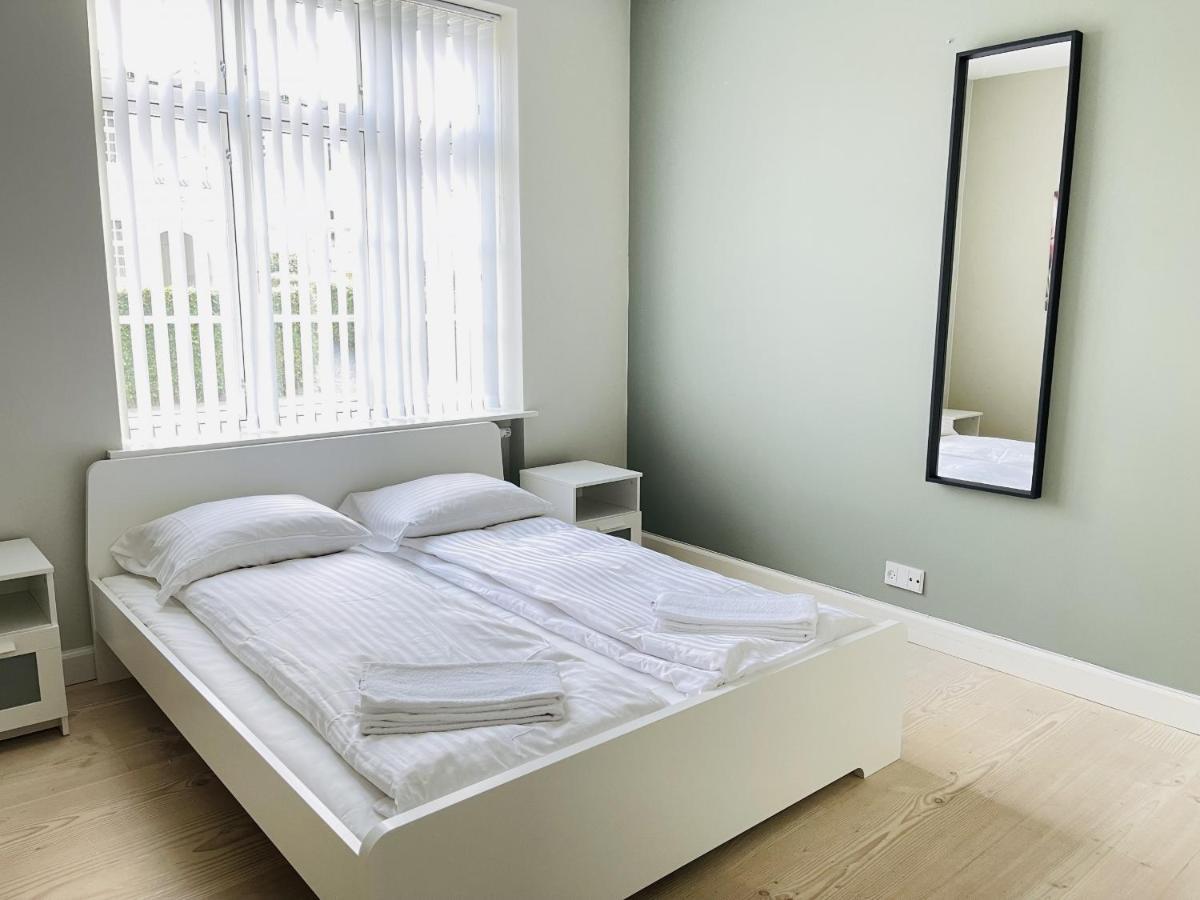 Aday - 2 Bedroom Apartment With Patio อัลบอร์ ภายนอก รูปภาพ